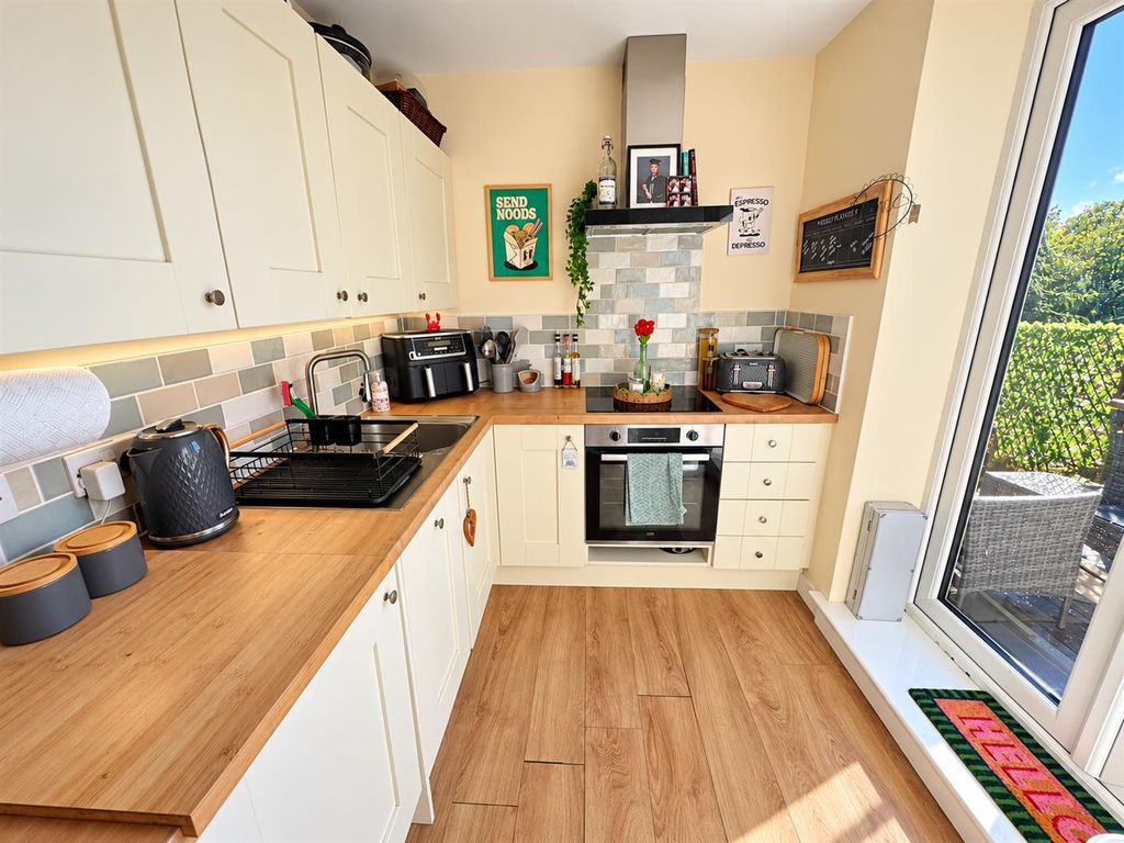 Property photo 3 of 19