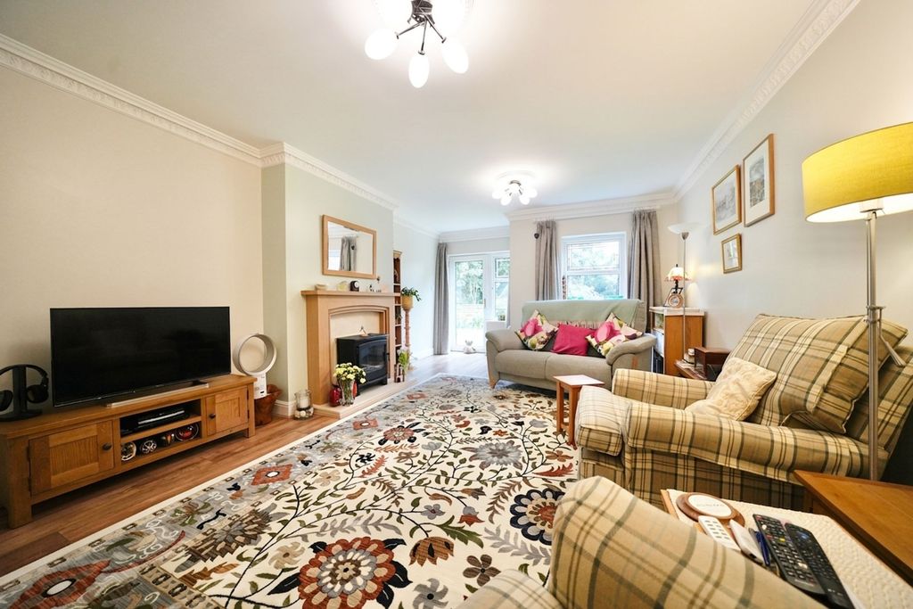 Property photo 2 of 25