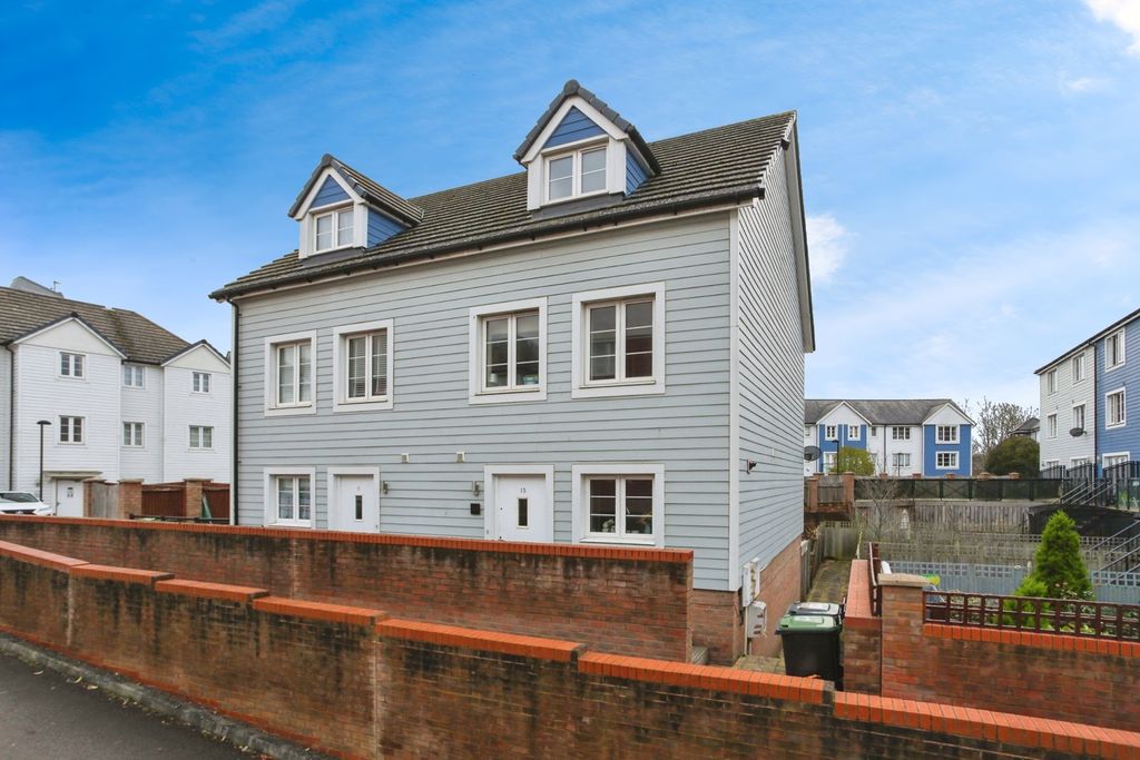 Property photo 1 of 18 Pbox-Img.Jpg