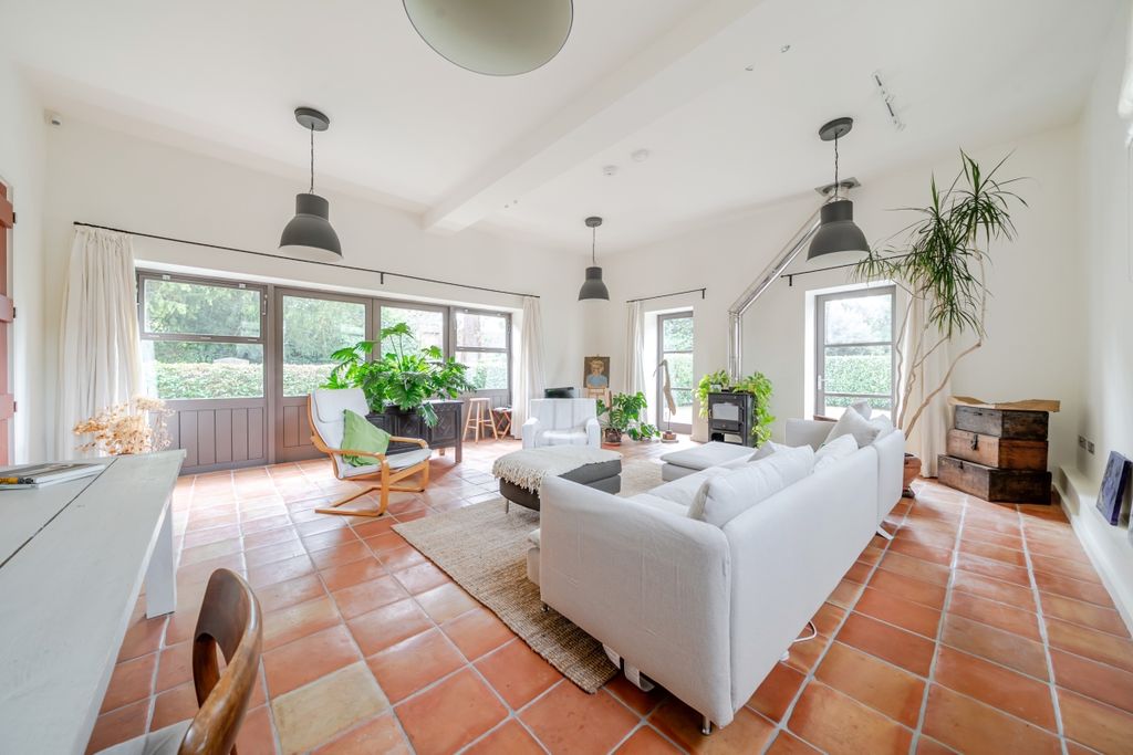 Property photo 3 of 24 1345771-3-68B58E0...