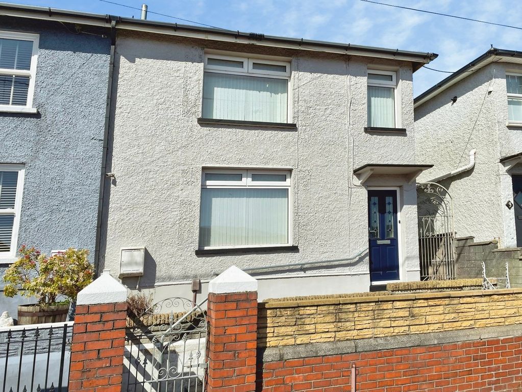 Property photo 1 of 18