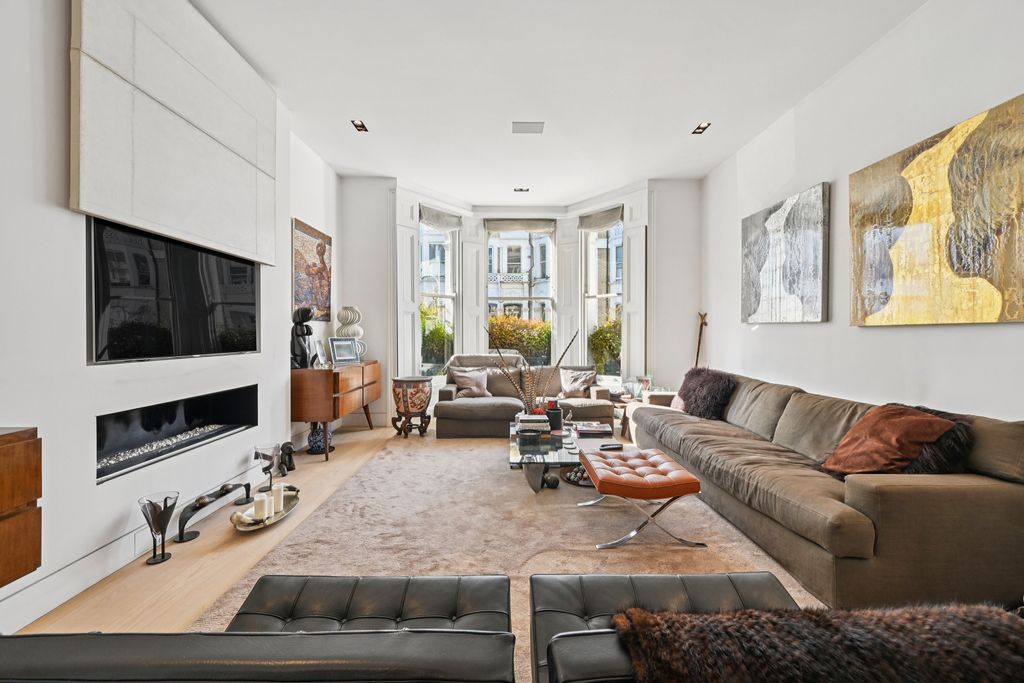 Property photo 1 of 21 Reception