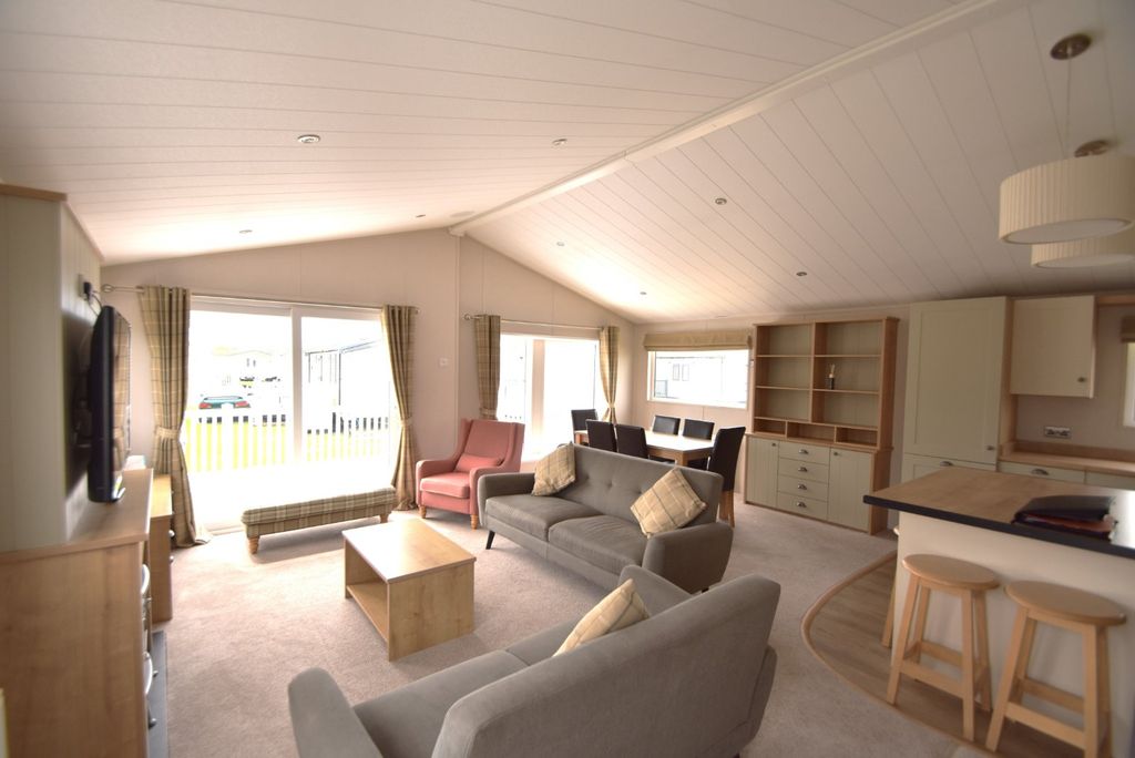 Property photo 1 of 19 Picture No. 06