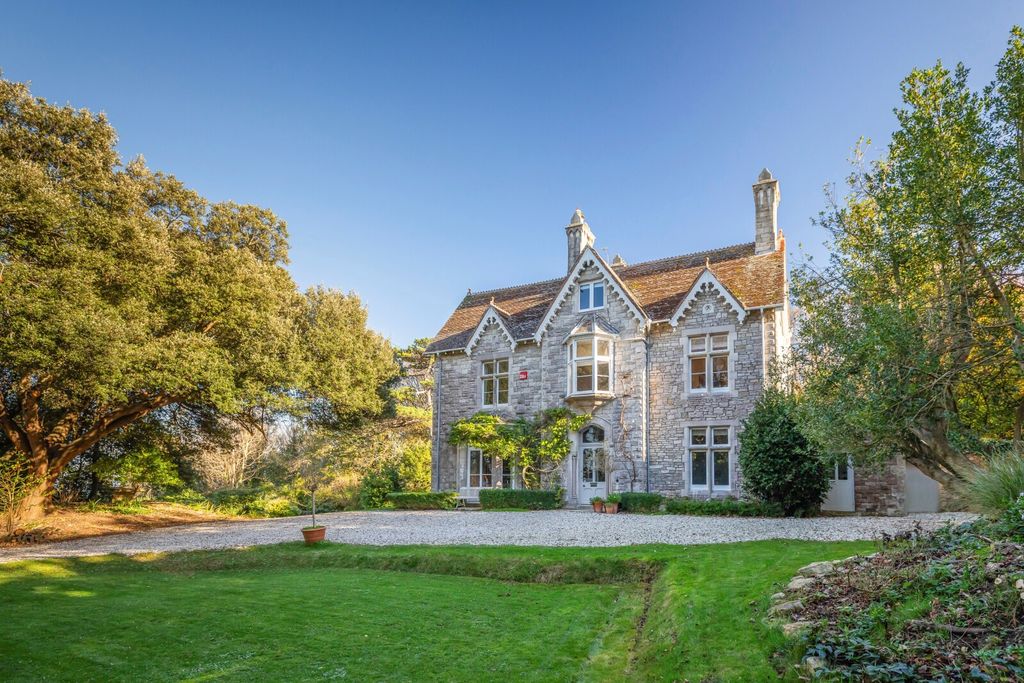 Property photo 1 of 20 Peveril House