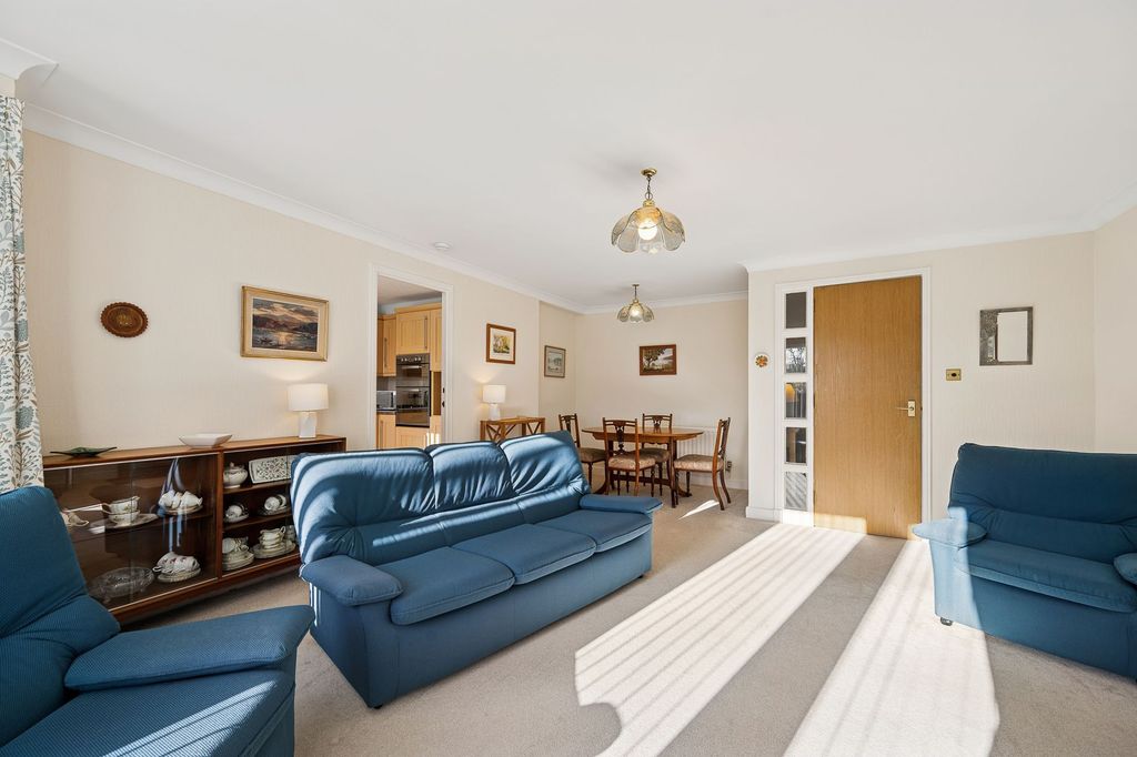 Property photo 3 of 18