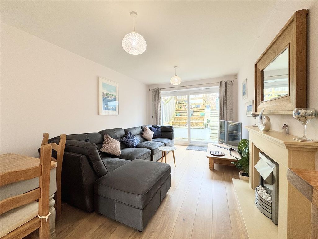 Property photo 2 of 23 Lounge Diner