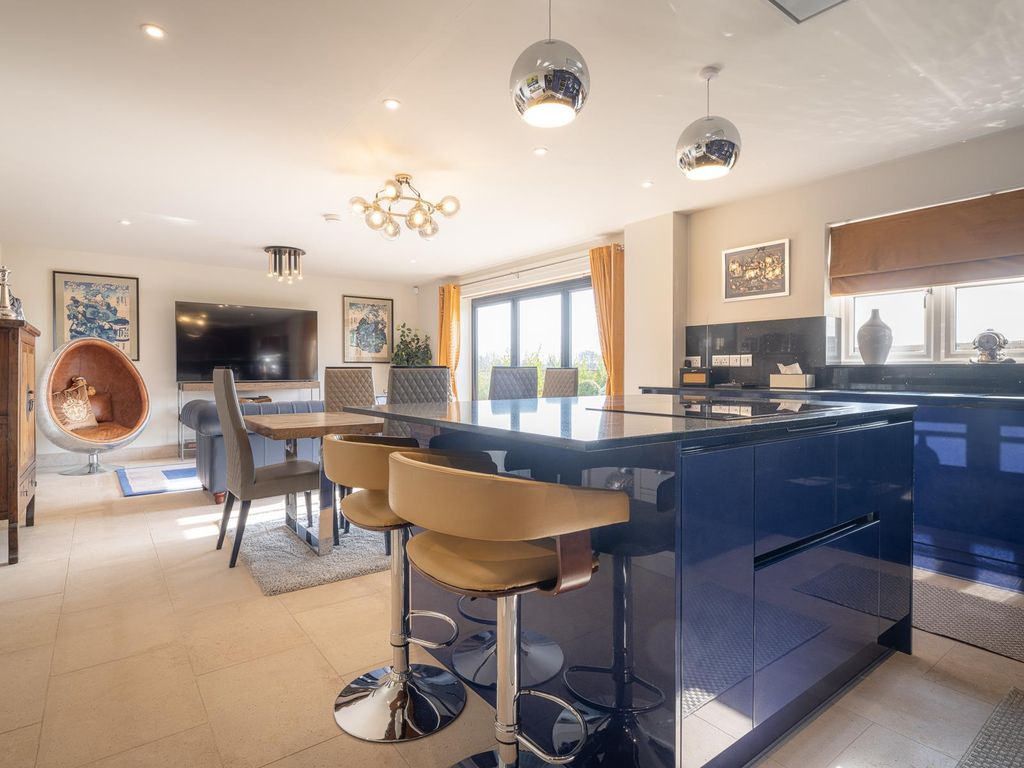 Property photo 1 of 23 Image