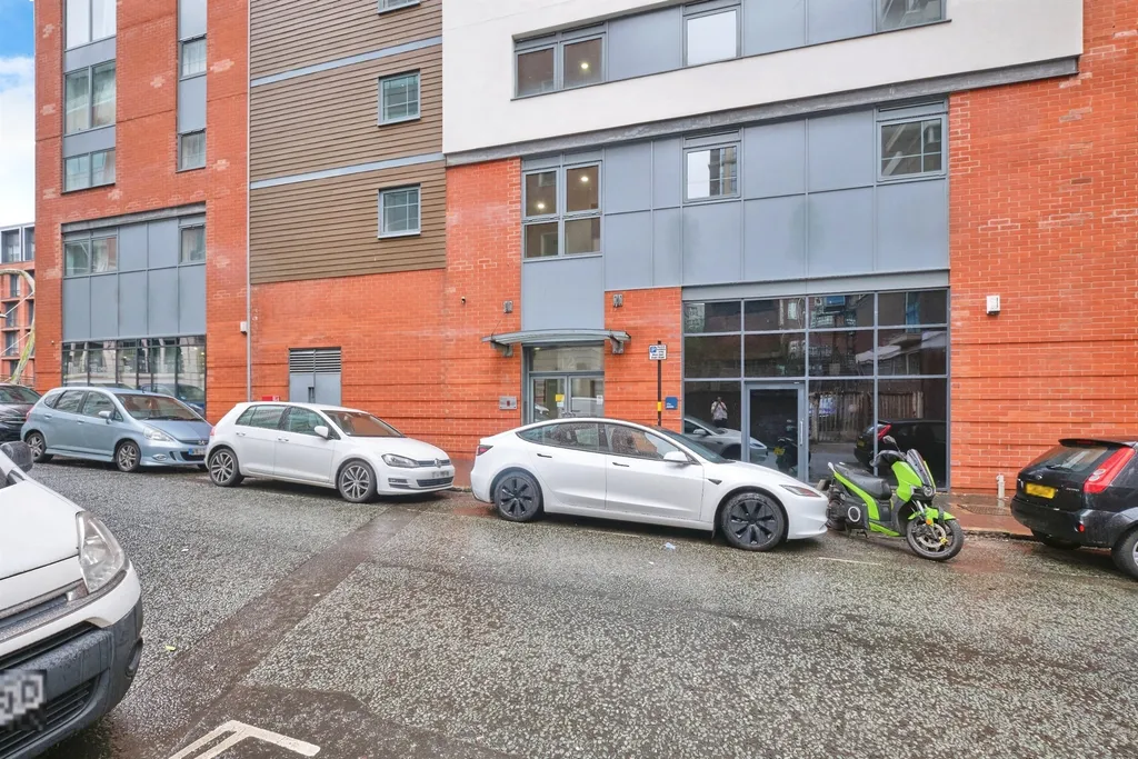 Apartment in Birmingham, Digbeth, West Midlands - View 3