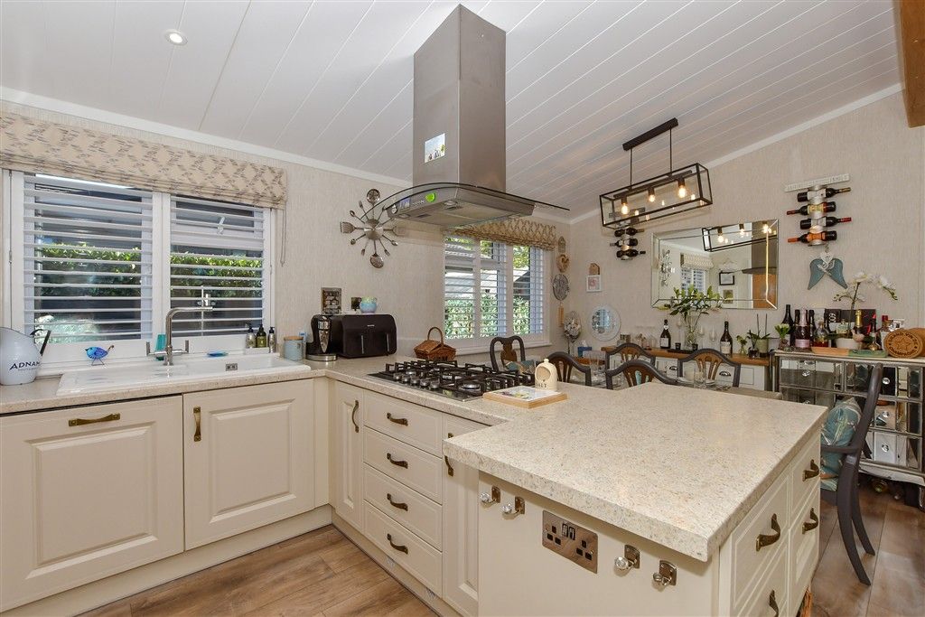 Property photo 1 of 11 Kitchen