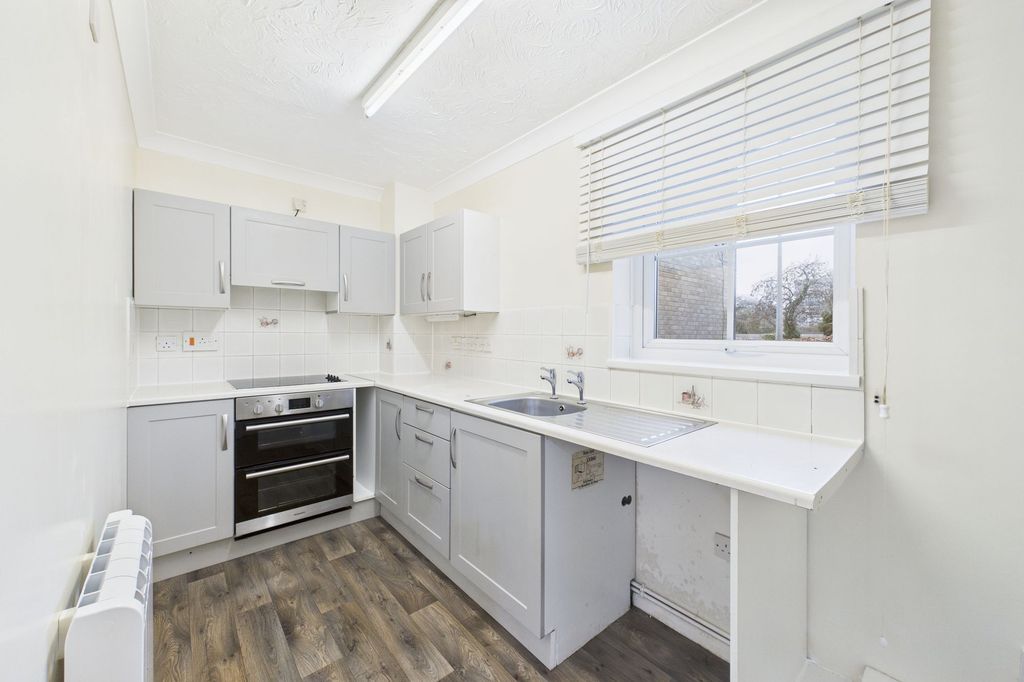 Property photo 3 of 8