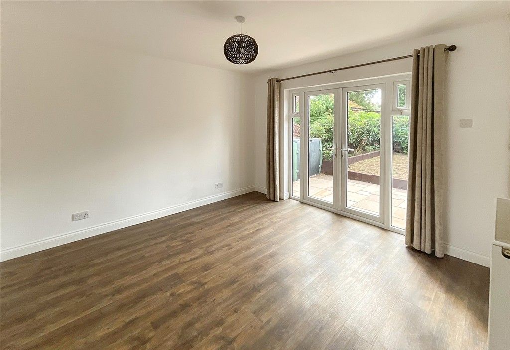Property photo 3 of 14 Dining Area