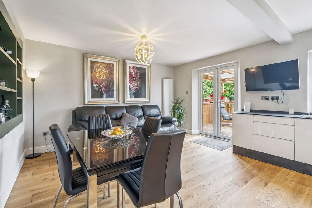 Property photo 3 of 22