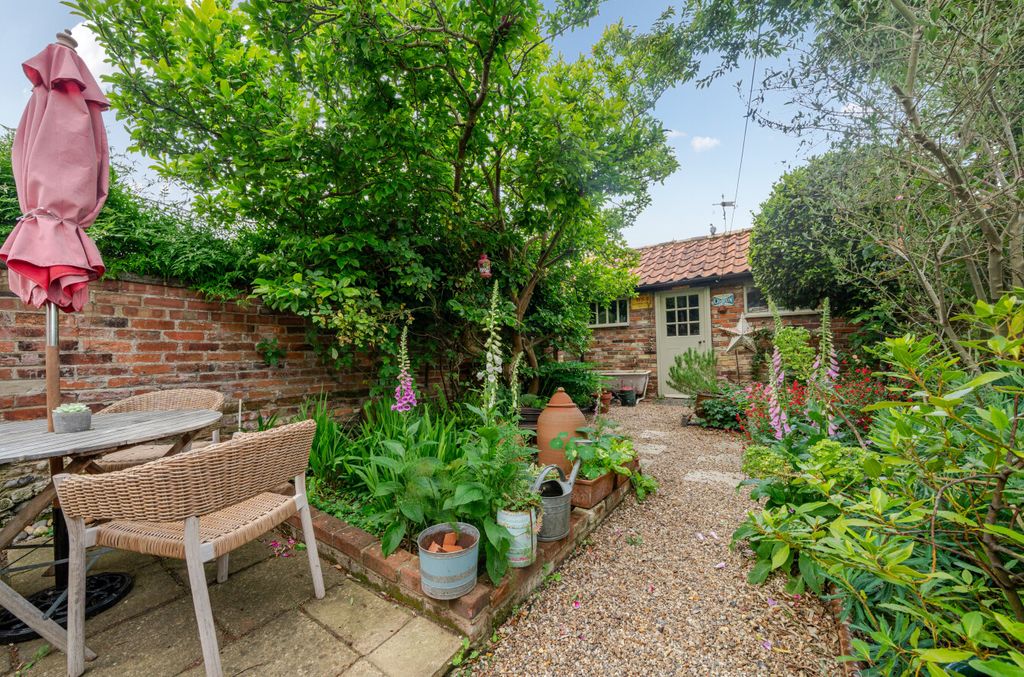 Property photo 2 of 17 1293685-17-6838349478F96