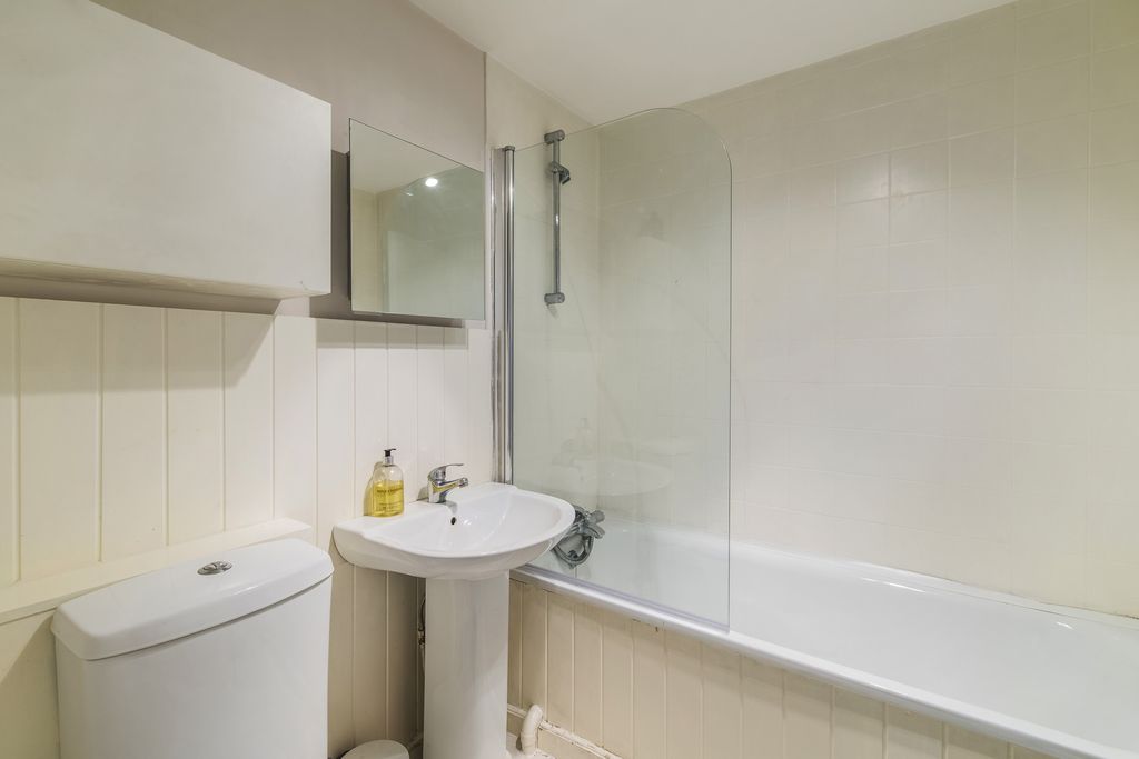 Property photo 3 of 5