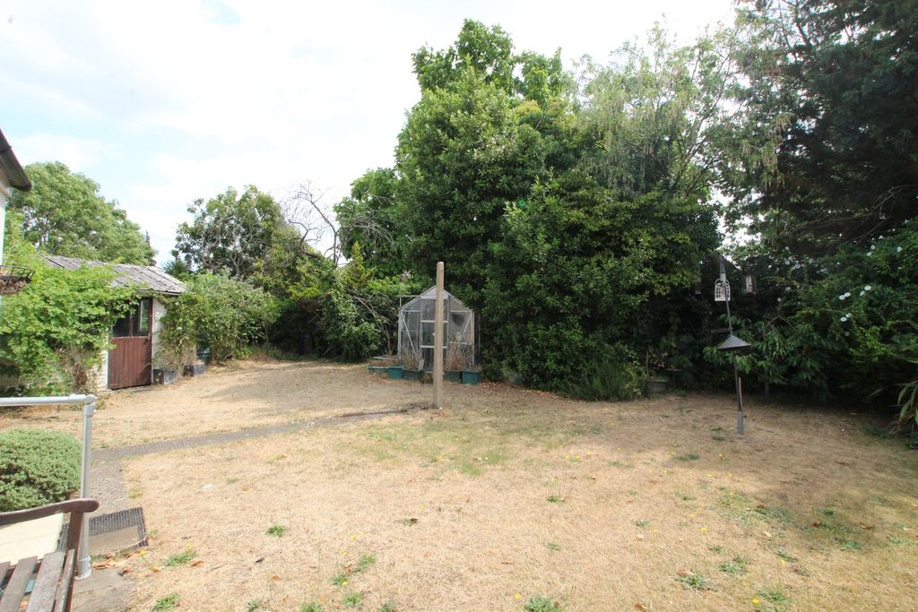 Property photo 3 of 16 Garden