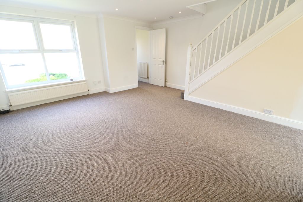 Property photo 2 of 10 Living Room