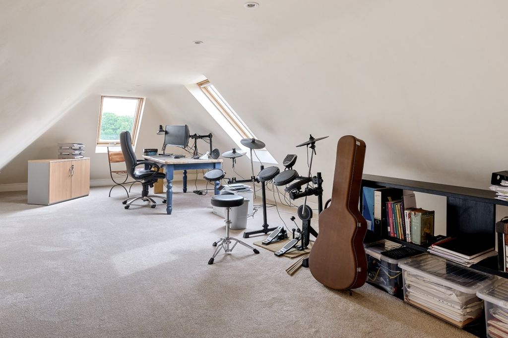 Additional image 21 of 6 bed detached house for saleHewshott Lane, Liphook, Hampshire GU30
