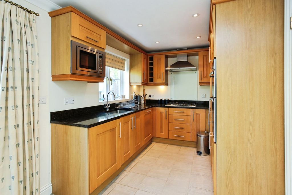 Property photo 2 of 15 Pbox-Img.Jpg