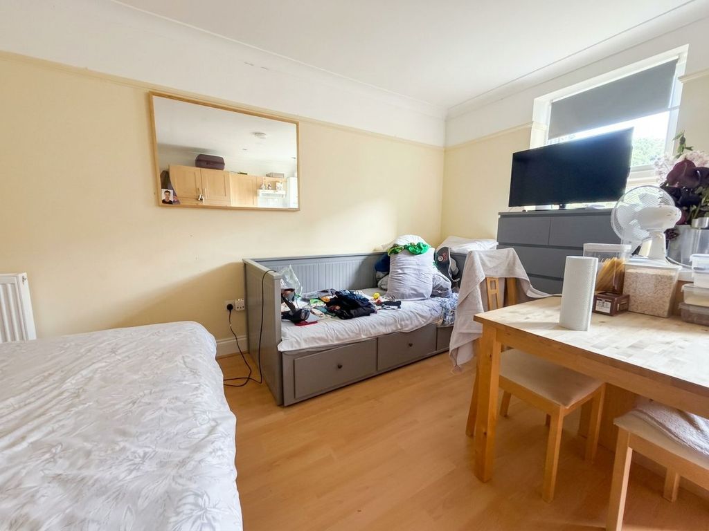 Property photo 2 of 4