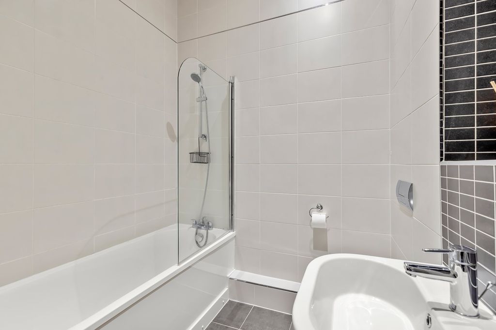 Property photo 3 of 12 Picture 3