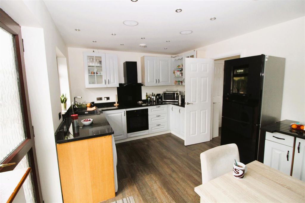 Property photo 3 of 13 Img_0011.Jpg