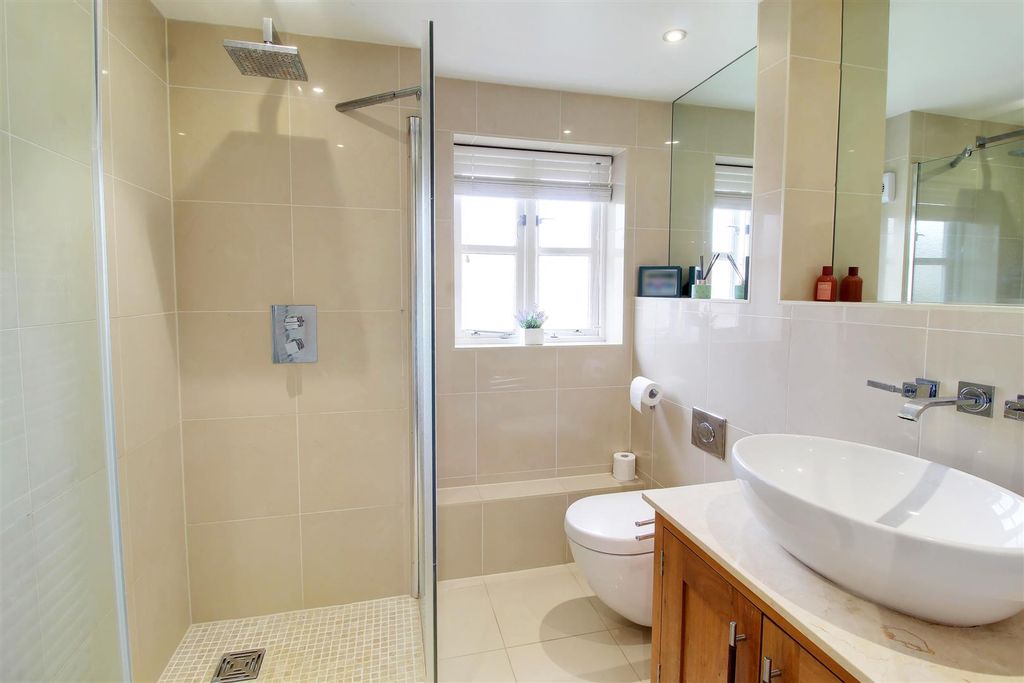 Additional image 10 of 3 bed flat for saleBluebridge Road, Brookmans Park AL9