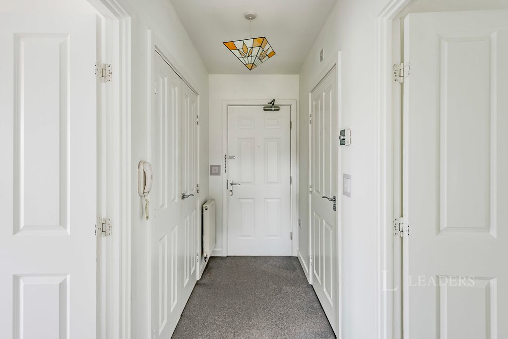 Property photo 2 of 13 Hallway