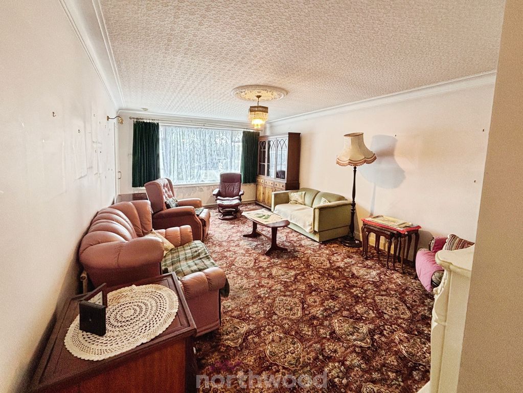 Property photo 2 of 33