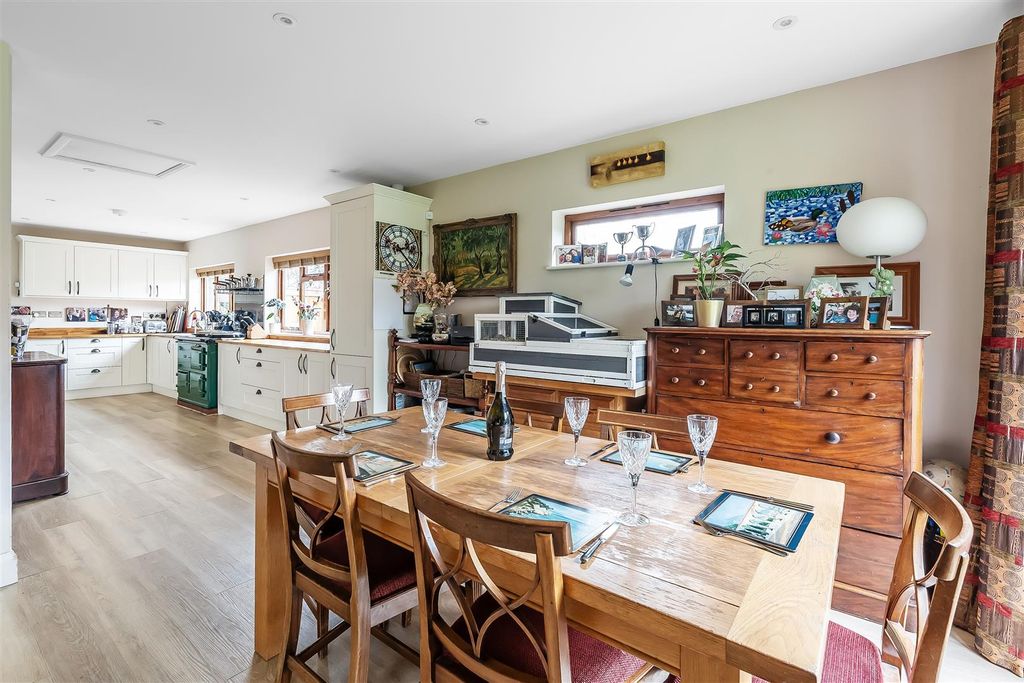 Property photo 2 of 21 37-St-Johns-Avenue-13.Jpg