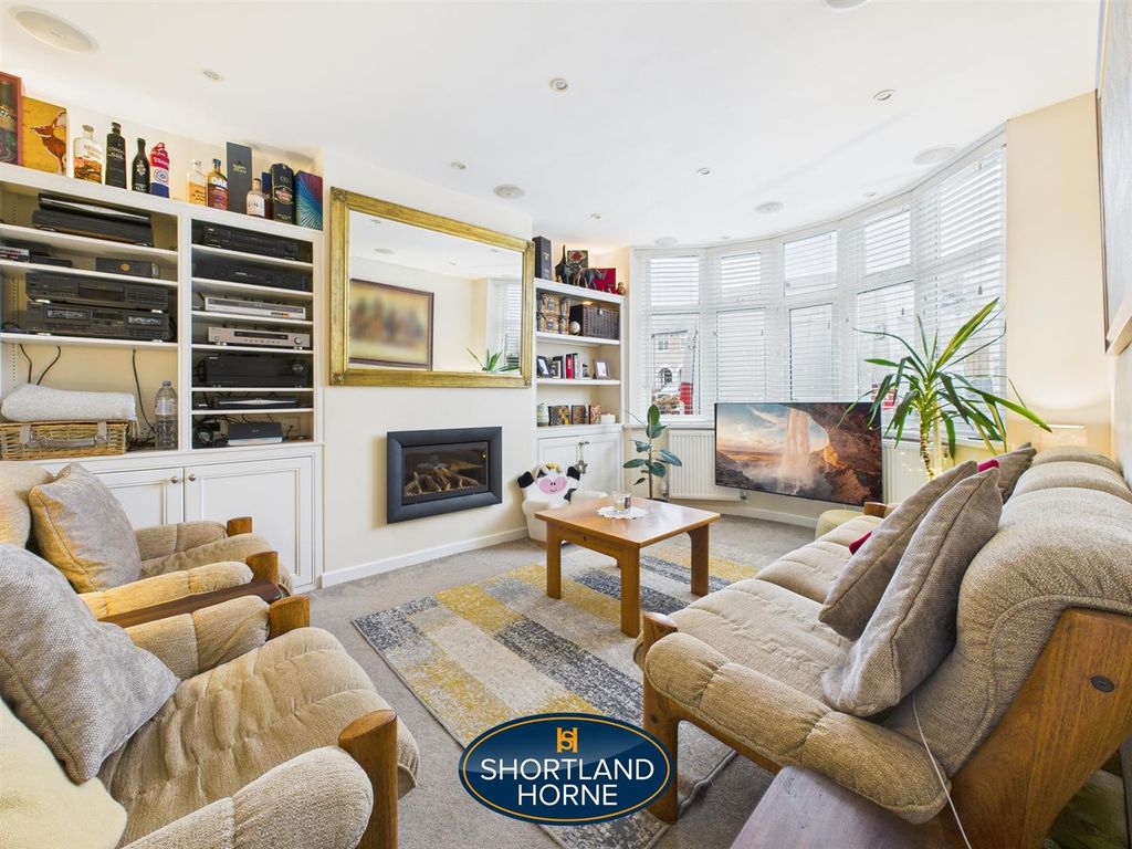 Property photo 3 of 26 Cam04377G0-Pr0093-Still013.Jpg