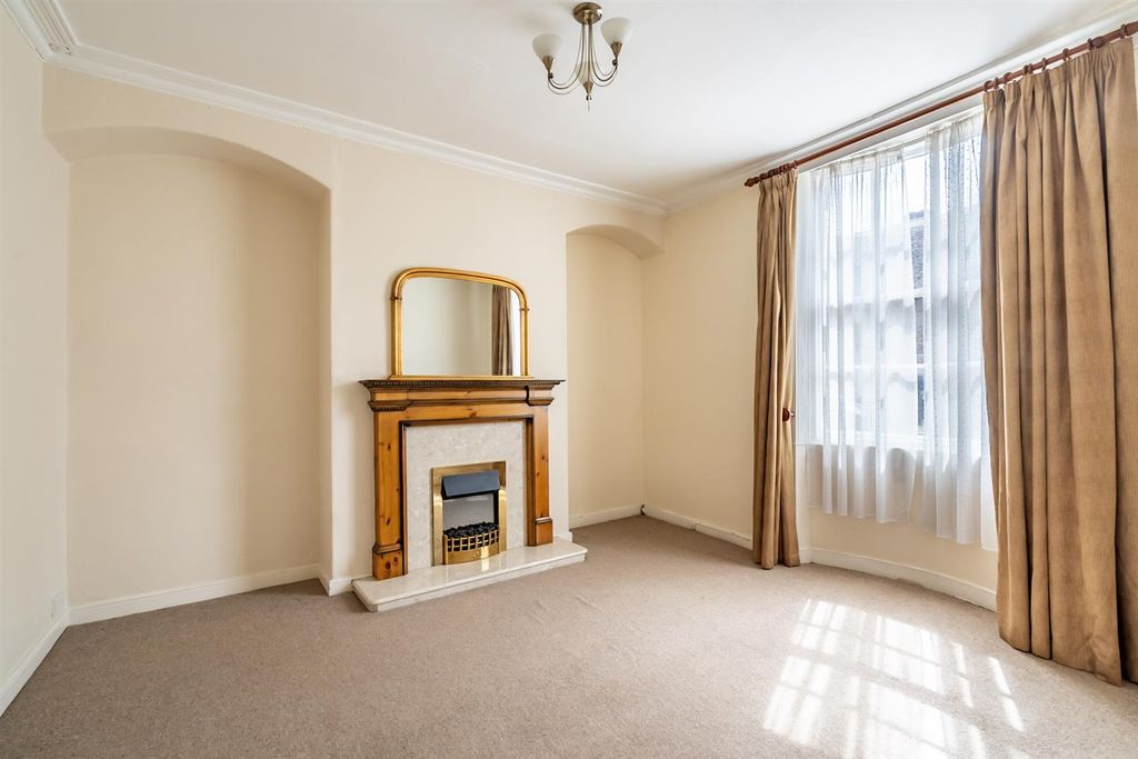 Property photo 2 of 15 Living Room