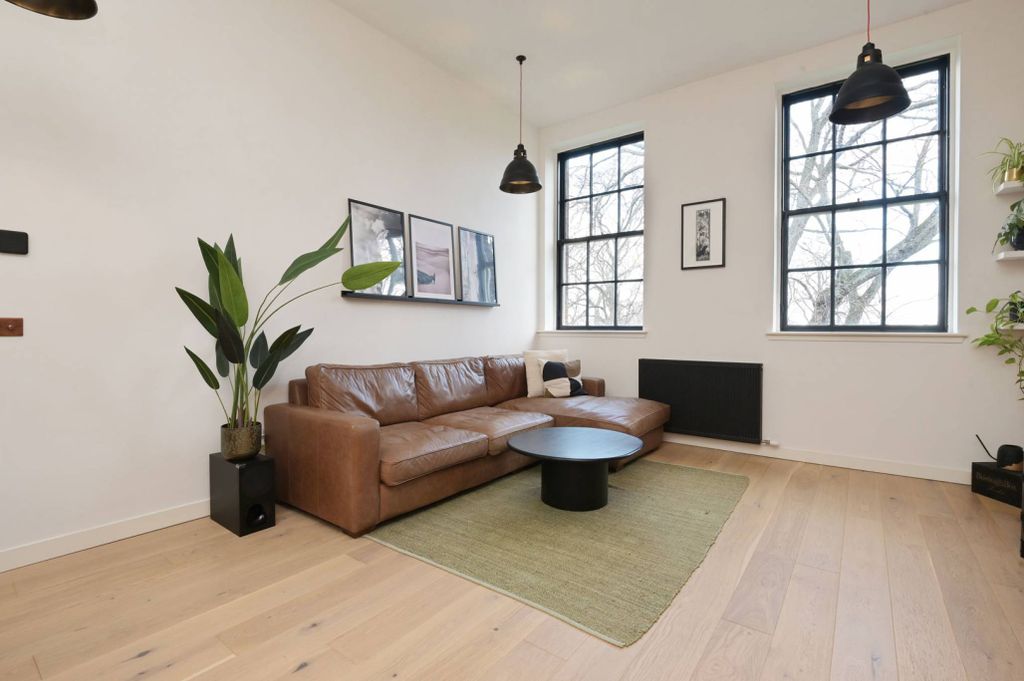 Property photo 3 of 24