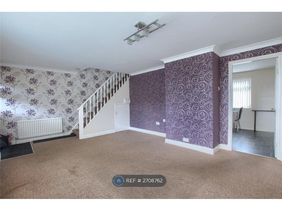 Property photo 2 of 9 Lounge