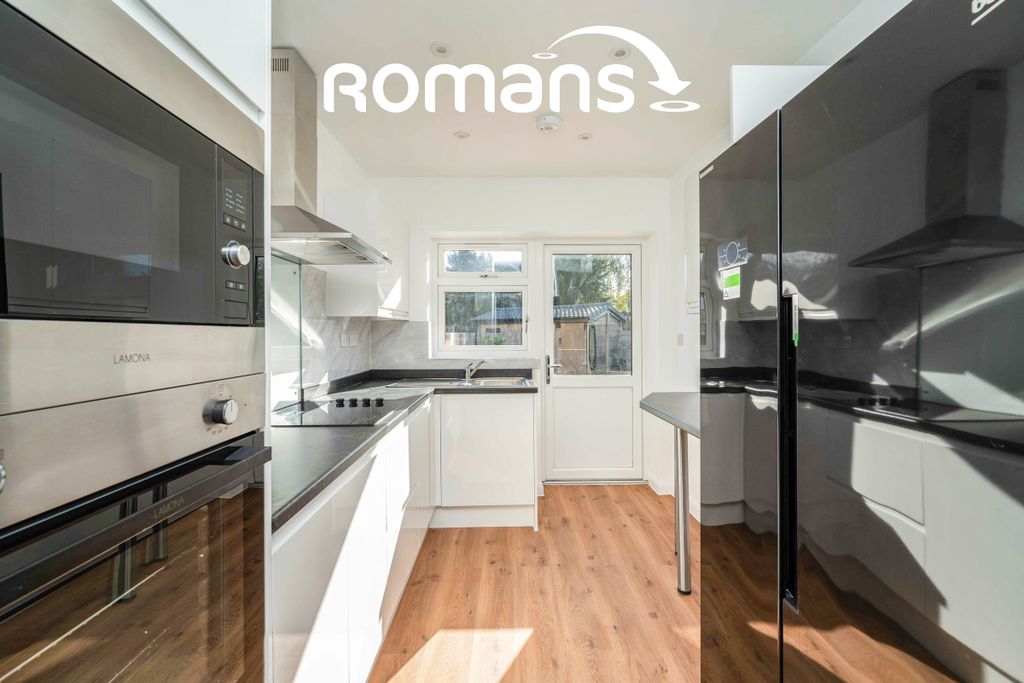 Property photo 3 of 5 Kitchen