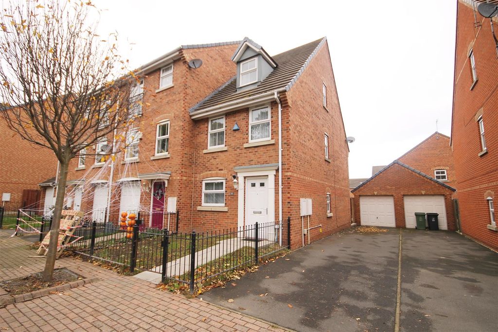 Property photo 1 of 17 Front