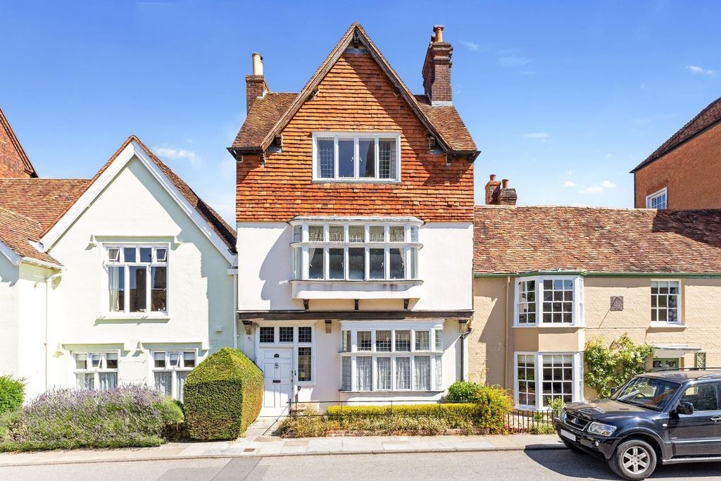 Property photo 1 of 16 95121_28 The Close (2).Jpg