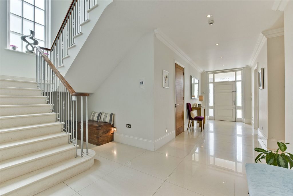 Property photo 3 of 13 Entrance