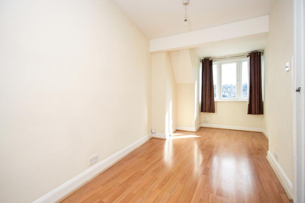 Property photo 3 of 7 Lrg_Img_8800