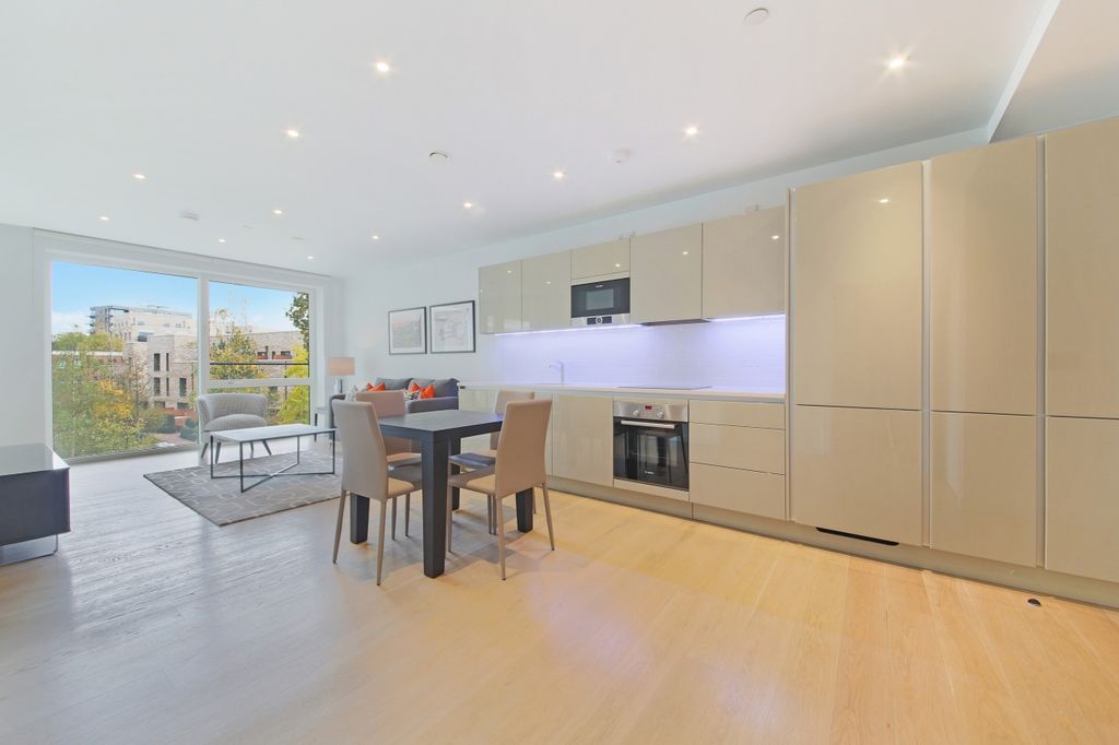 Property photo 3 of 8 Kitchen Baldwin Poin