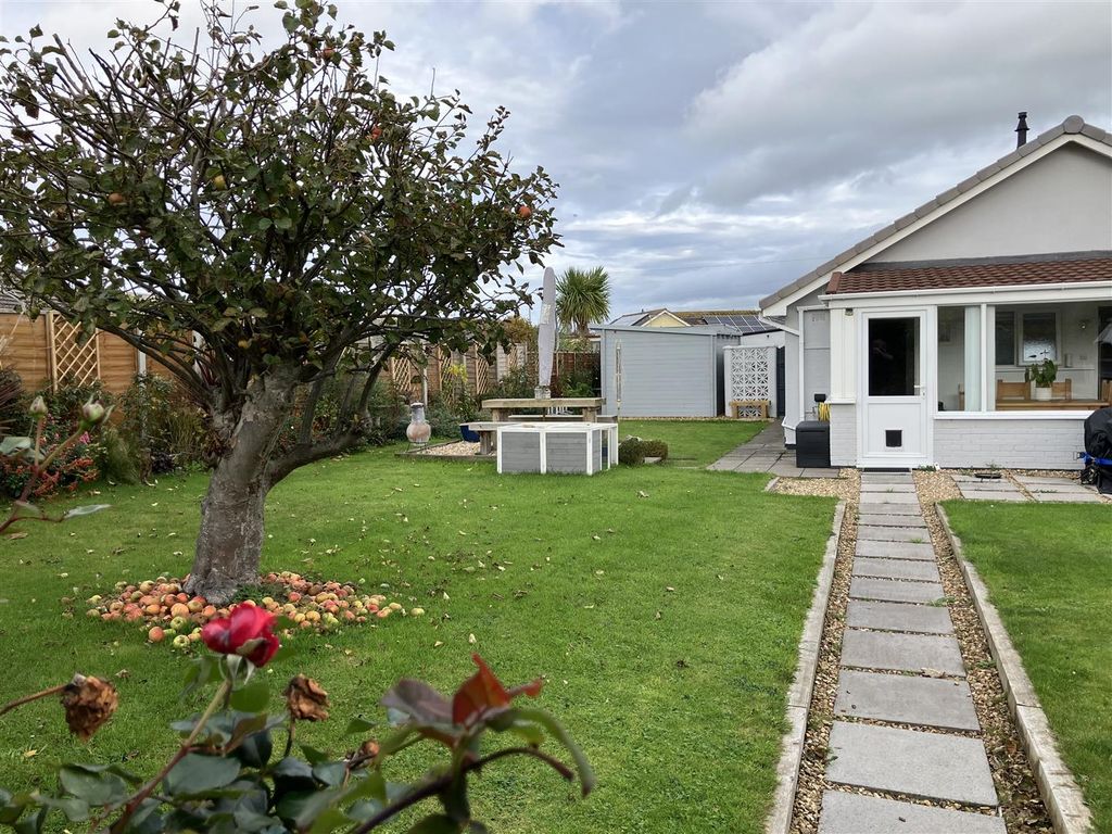 Property photo 3 of 28