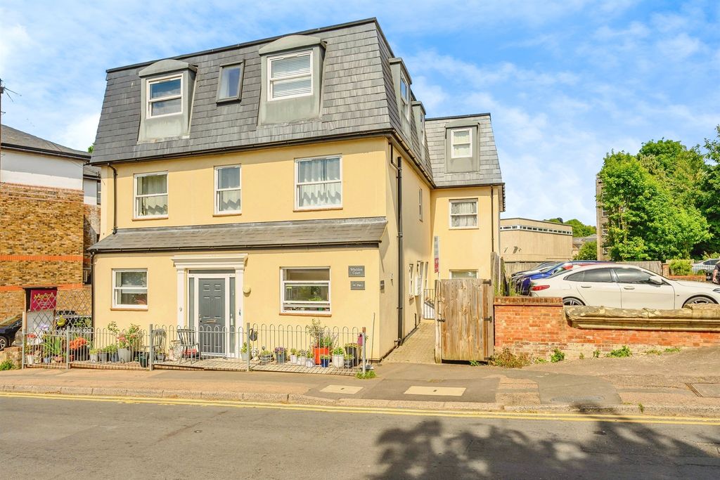 Property photo 2 of 11