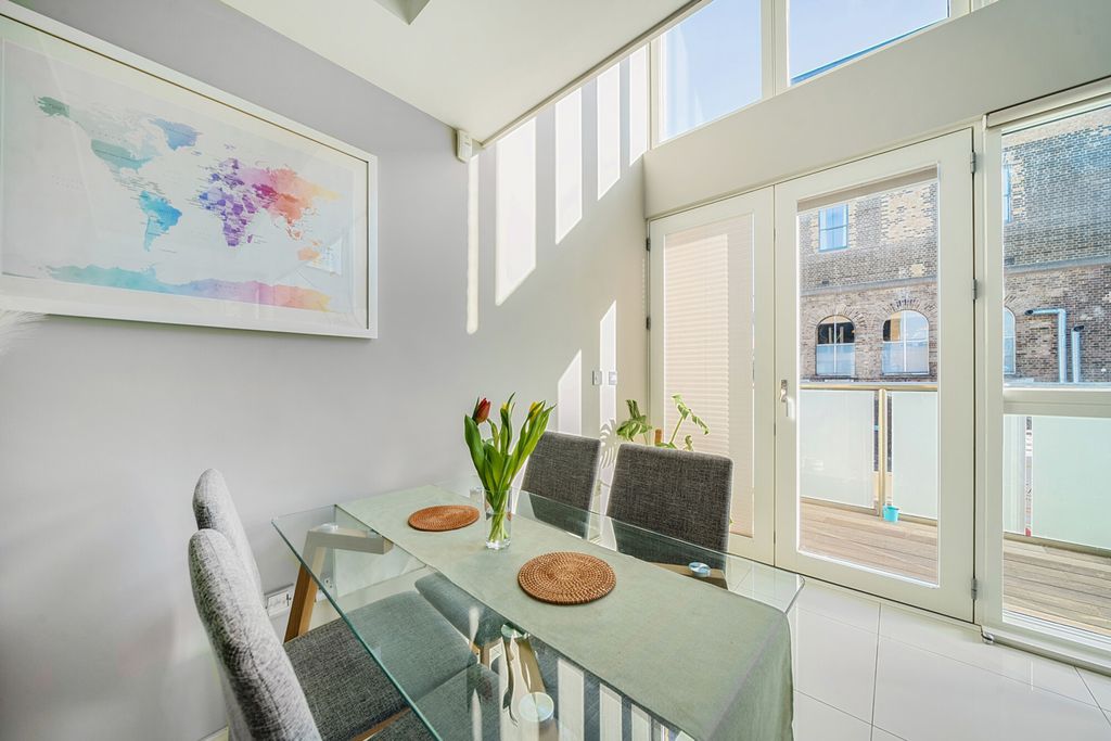 Property photo 1 of 12 1417919-13-699dc2...
