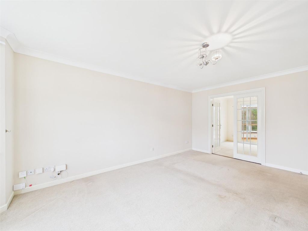 Property photo 3 of 21 Cam01486G0-Pr0969-Still012.Jpg