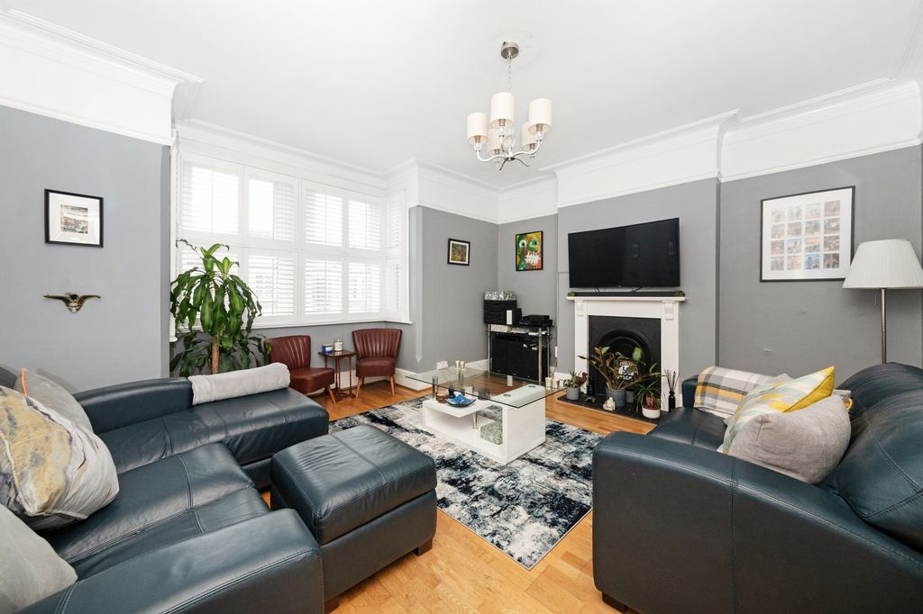 Property photo 3 of 14