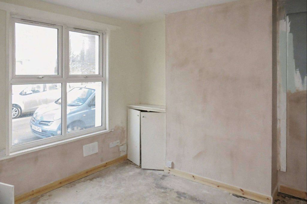 Property photo 2 of 11 3 Grange Street, Liverpool, L6 4Ay