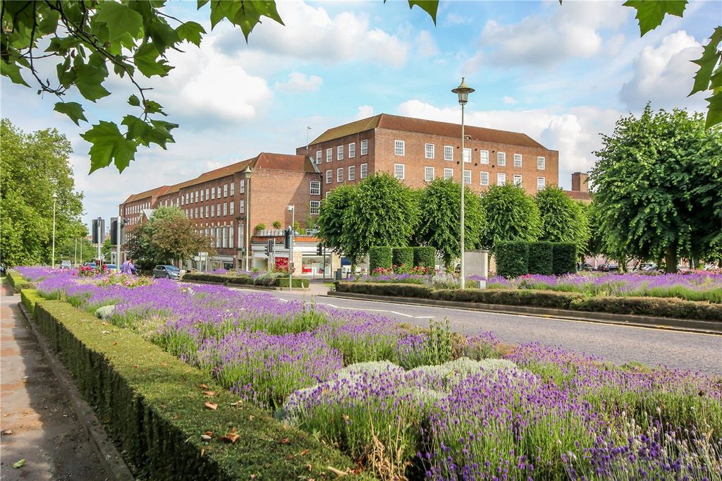 Property photo 1 of 6 Front Aspect