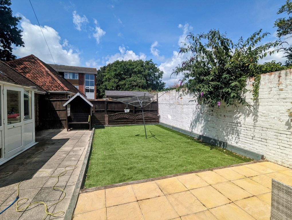 Property photo 2 of 8