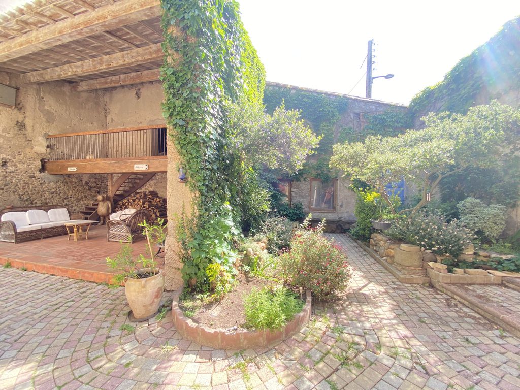 Property photo 2 of 35