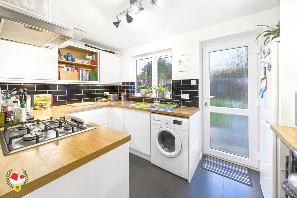 Property photo 3 of 12