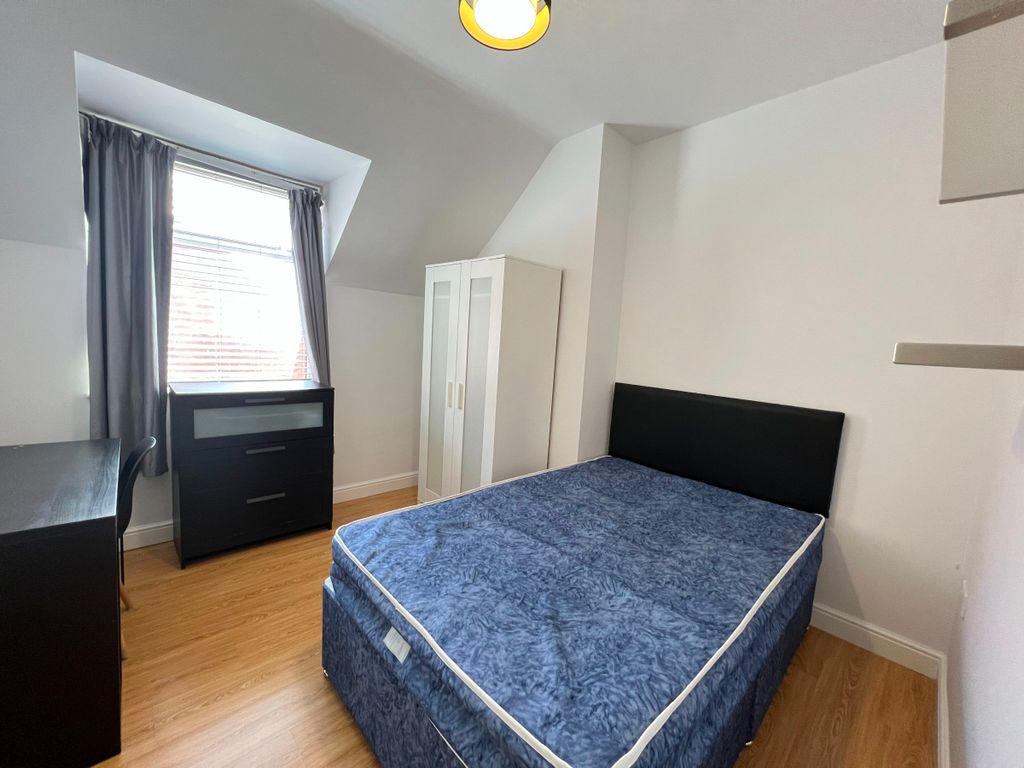 Property photo 3 of 6 8418